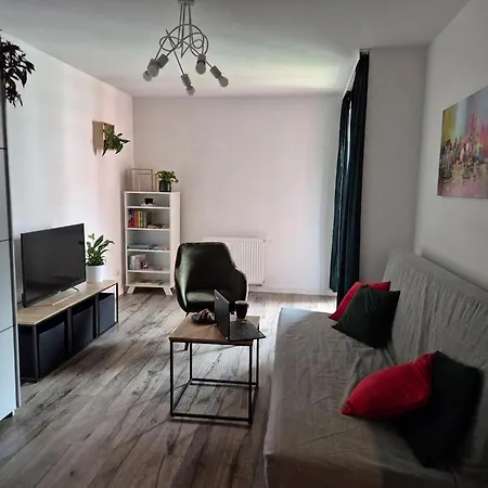 Spot - 70m2 Modern Apartment, Free Parking, Near Magnolia And Center 公寓